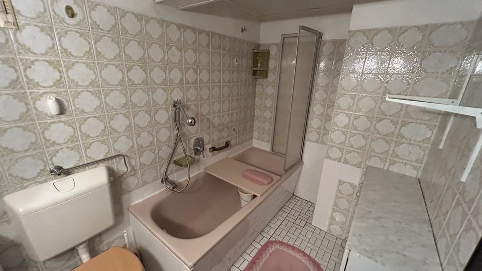 Einfamilienhaus Antrifttal - 10 Zimmer, 250 m&sup2;, 169.000&euro; | Angebot:25170543
