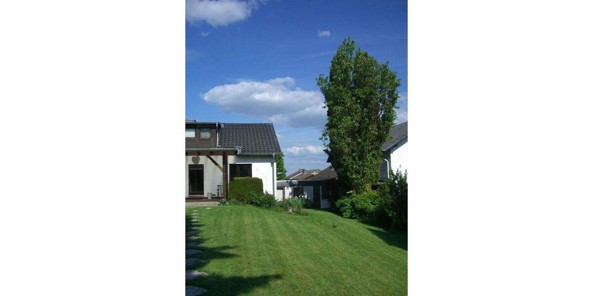 Einfamilienhaus Marburg-Schröck Schröck - 8 Zimmer, 180 m&sup2;, 480.000&euro; | Angebot:25823311