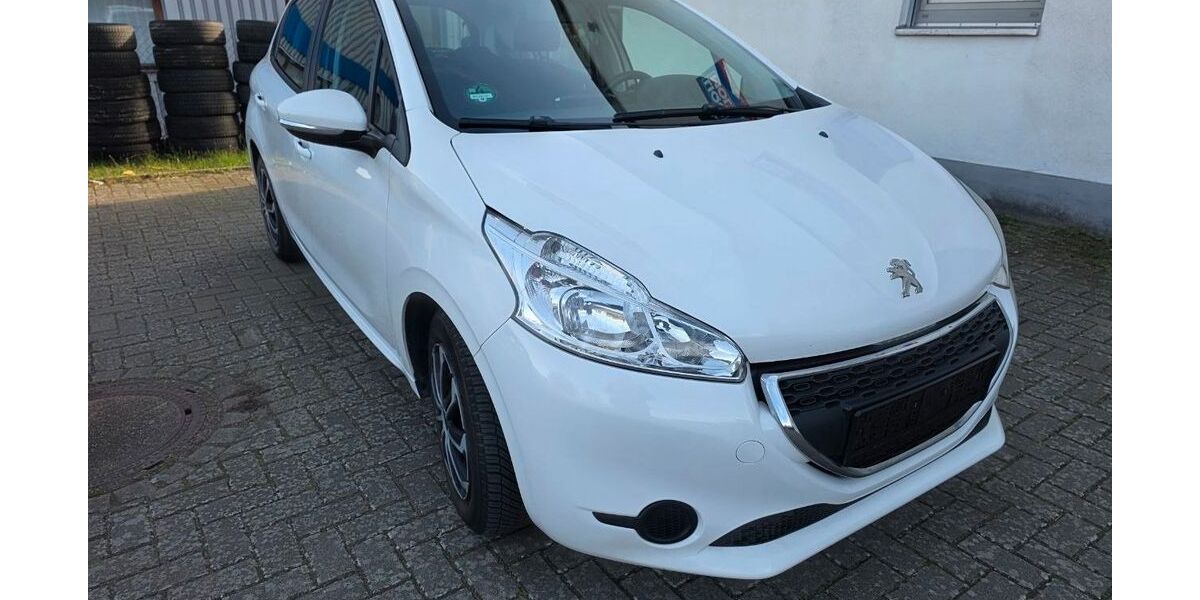 Peugeot 208 105.600 km 2.999 &euro; Fernwald 35463