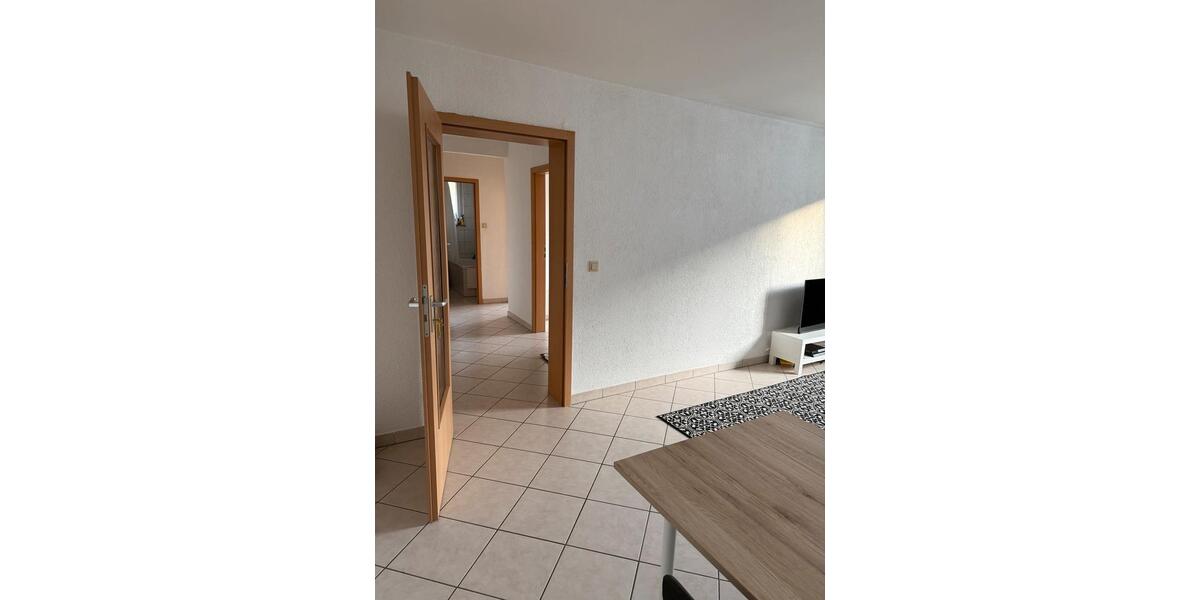 Etagenwohnung Gießen - 2 Zimmer, 77 m&sup2;, 950&euro; | Angebot:24564822