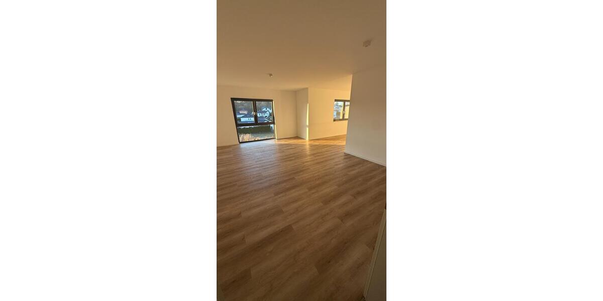 Erdgeschoßwohnung Frankenberg (Eder) - 3 Zimmer, 100 m&sup2;, 1.100&euro; | Angebot:25859886