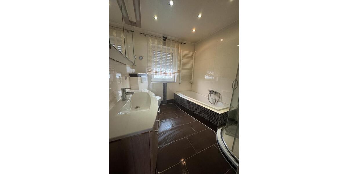 Etagenwohnung Lollar - 3.5 Zimmer, 85 m&sup2;, 255.000&euro; | Angebot:27294686
