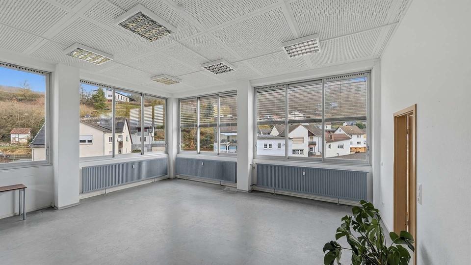 Gewerbeobjekt Dautphetal - 3&euro; | Angebot:26033760