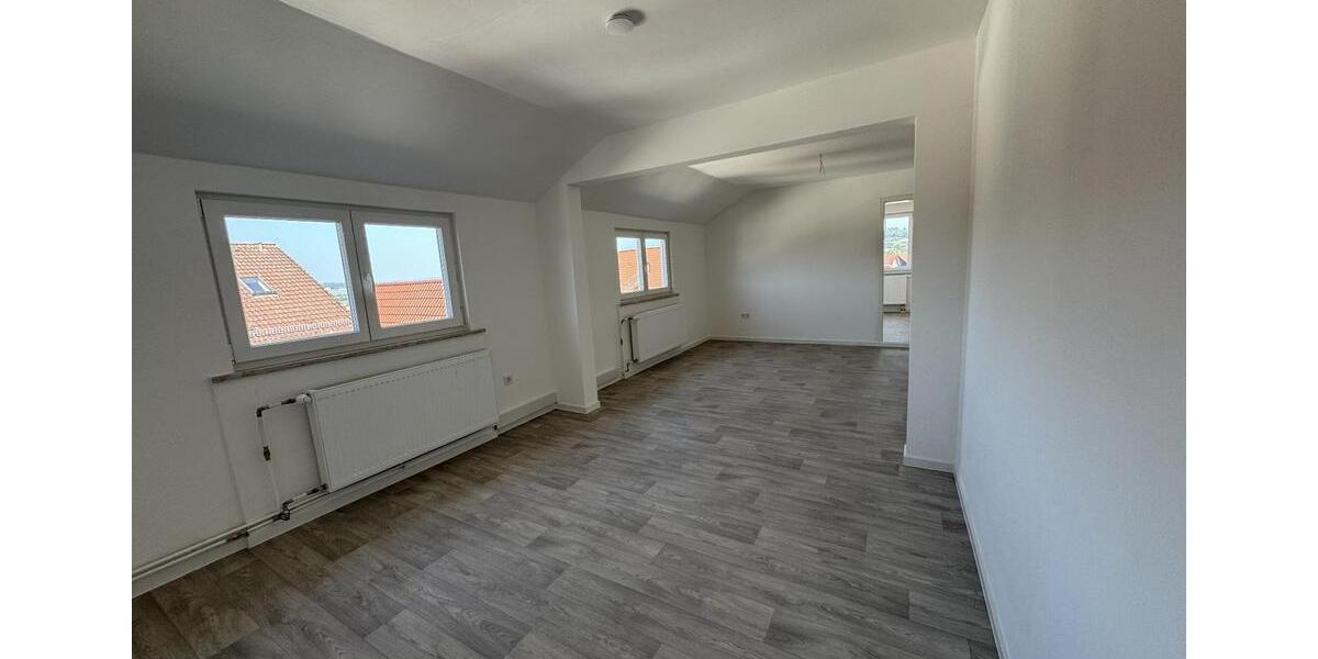 Dachgeschoßwohnung Homberg (Ohm) - 4 Zimmer, 117 m&sup2;, 1.100&euro; | Angebot:24878845