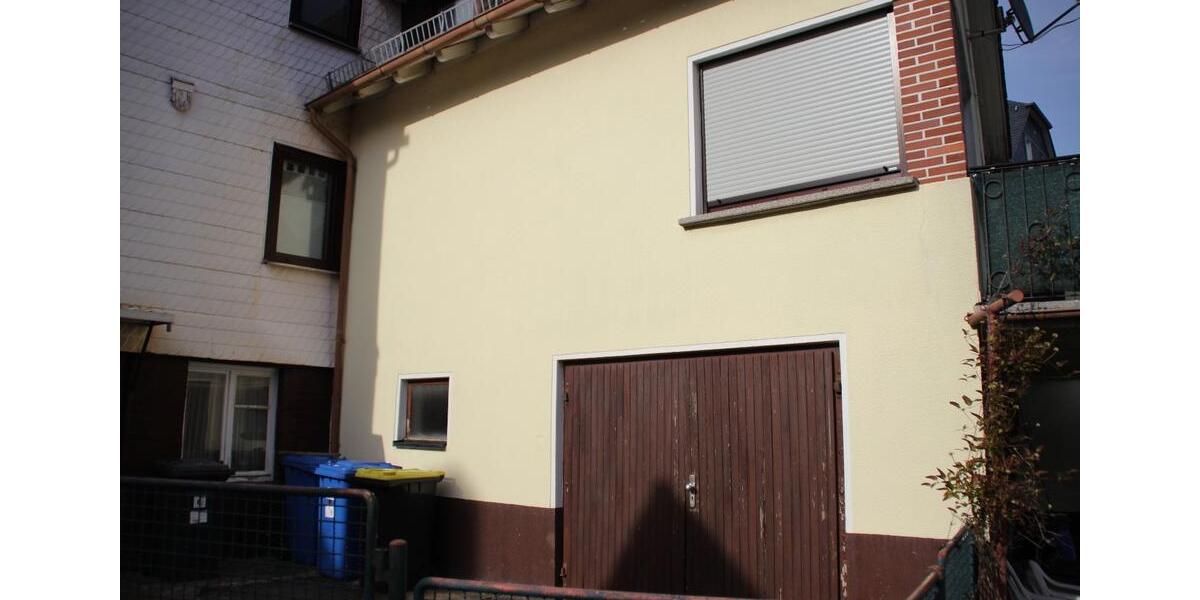 Mehrfamilienhaus, Wohnhaus Battenberg (Eder) - 7 Zimmer, 140 m&sup2;, 149.000&euro; | Angebot:25810354