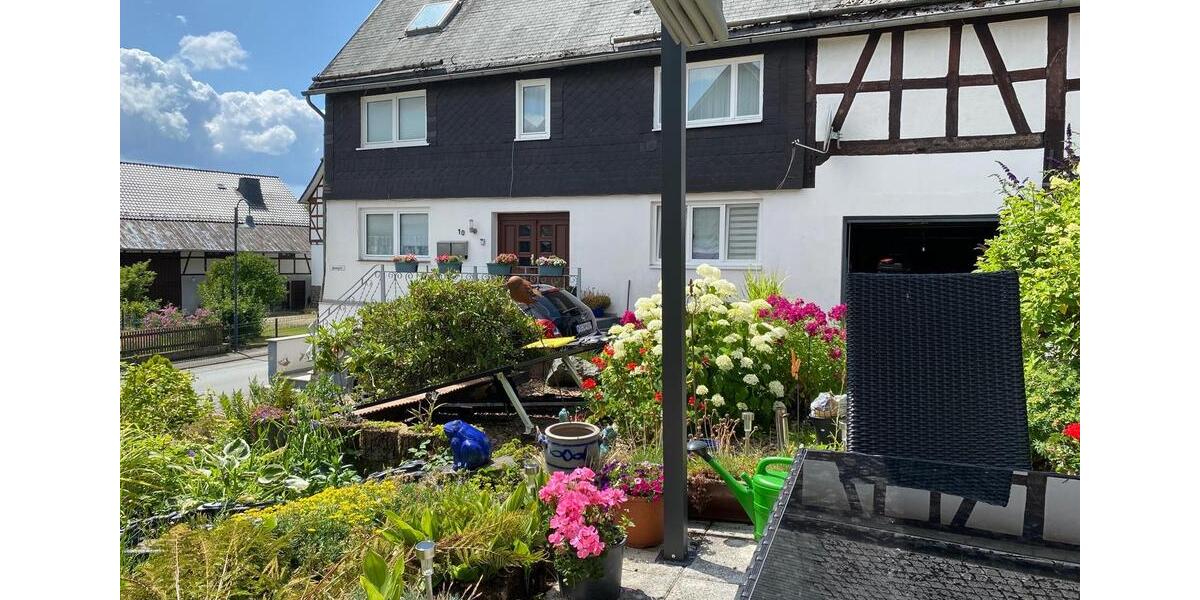 Einfamilienhaus Allendorf (Eder) - 6 Zimmer, 130 m&sup2;, 150.000&euro; | Angebot:25286123