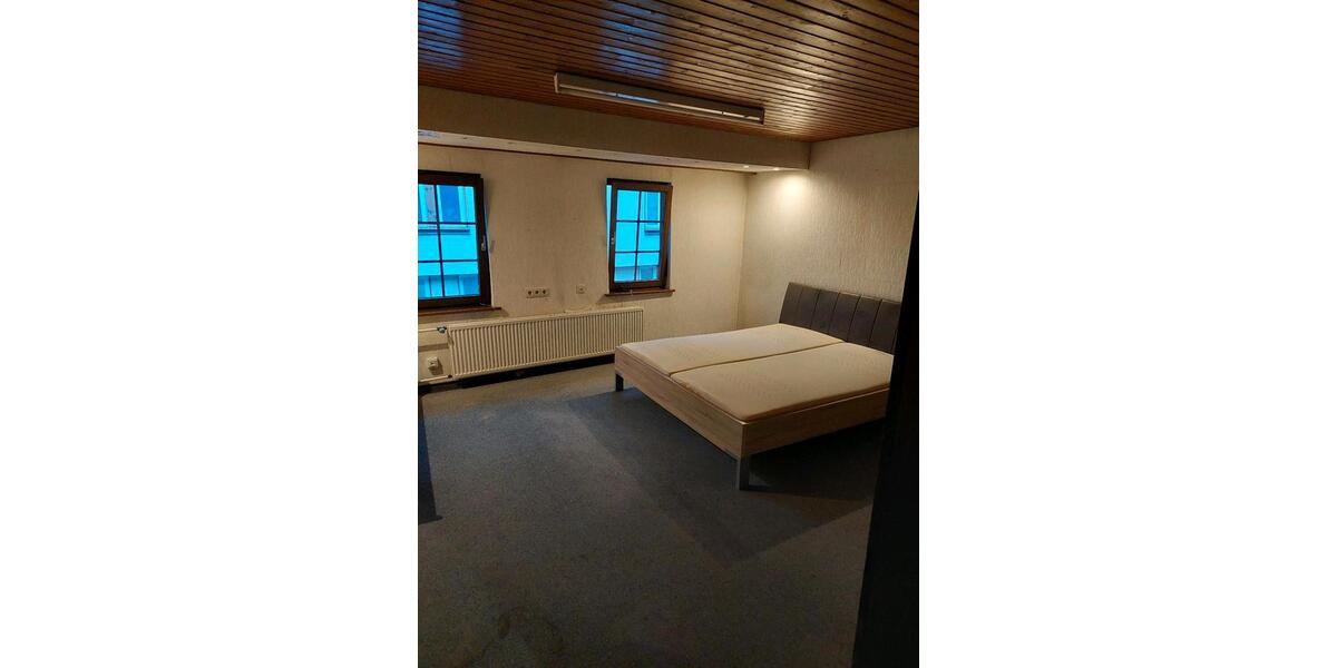 Etagenwohnung Grünberg - 6 Zimmer, 120 m&sup2;, 13&euro; | Angebot:25131782