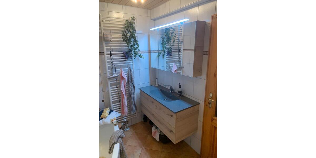 Mehrfamilienhaus, Wohnhaus Gilserberg - 8 Zimmer, 230 m&sup2;, 185.000&euro; | Angebot:26024103