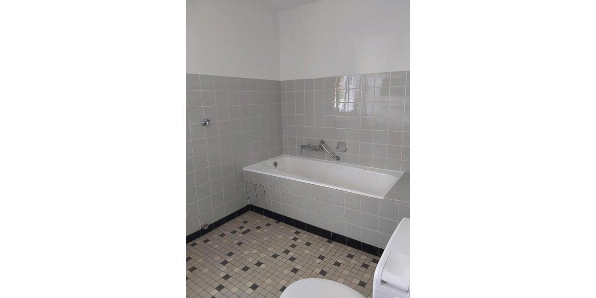 Etagenwohnung Marburg Marbach - 5 Zimmer, 130 m&sup2;, 1.400&euro; | Angebot:25983150