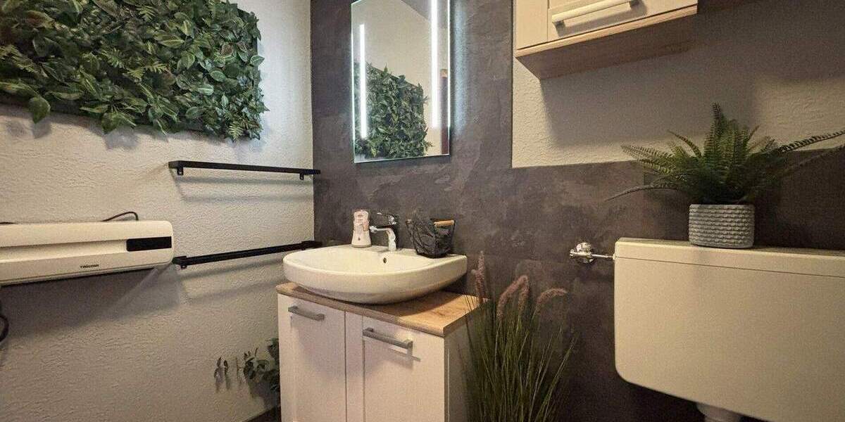 Mehrfamilienhaus, Wohnhaus Gladenbach / Mornshausen Mornshausen - 8 Zimmer, 280 m&sup2;, 299.000&euro; | Angebot:25736624