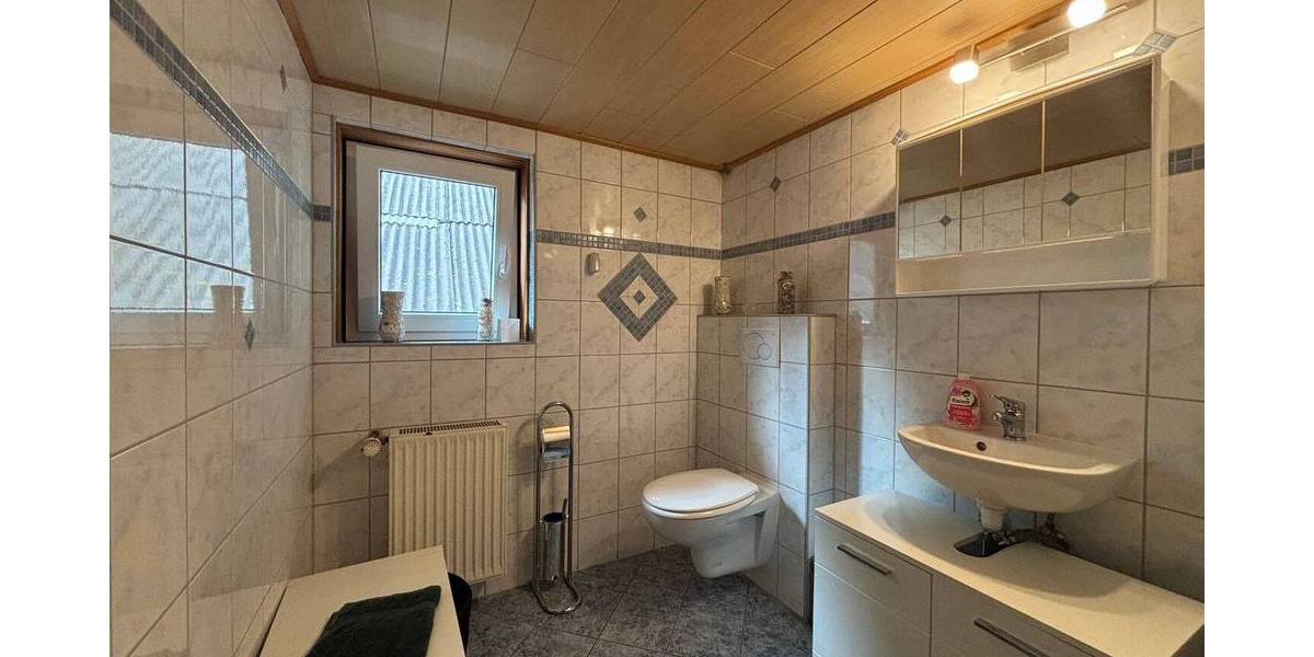 Einfamilienhaus Gilserberg / Sachsenhausen Sachsenhausen - 4 Zimmer, 143 m&sup2;, 205.000&euro; | Angebot:25689243