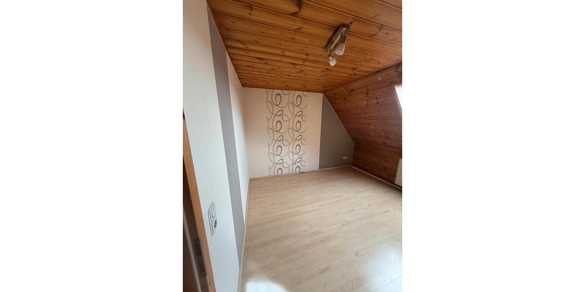Dachgeschoßwohnung Frankenberg (Eder) - 2 Zimmer, 75 m&sup2;, 650&euro; | Angebot:24239943