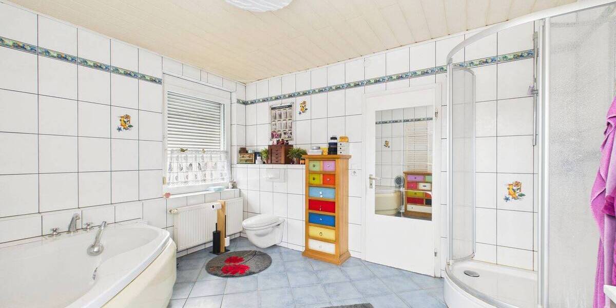 Doppelhaushälfte Gießen Kleinlinden - 7 Zimmer, 181 m&sup2;, 350.000&euro; | Angebot:26119405