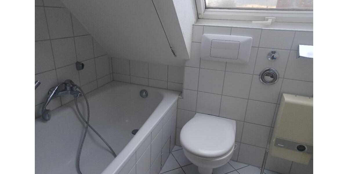 Dachgeschoßwohnung Gießen Wieseck - 1 Zimmer, 24 m&sup2;, 260&euro; | Angebot:25653880