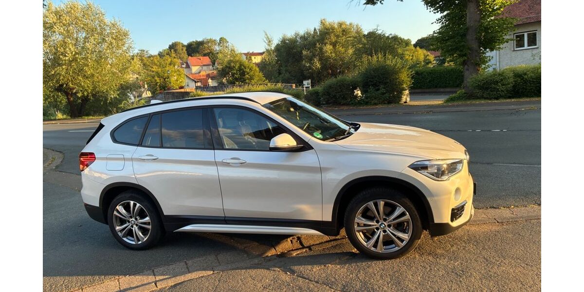 BMW iX1 110.000 km 22.400 &euro; Lahntal / Goßfelden 35094
