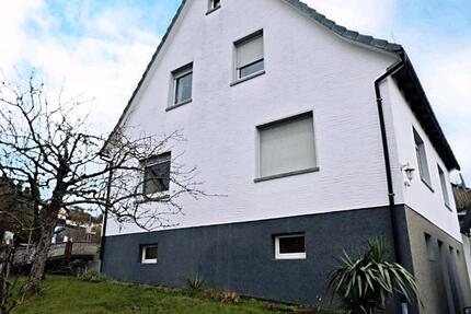 Haus Biedenkopf - 7 Zimmer, 101 m&sup2;, 195.000&euro; | Angebot:25292733