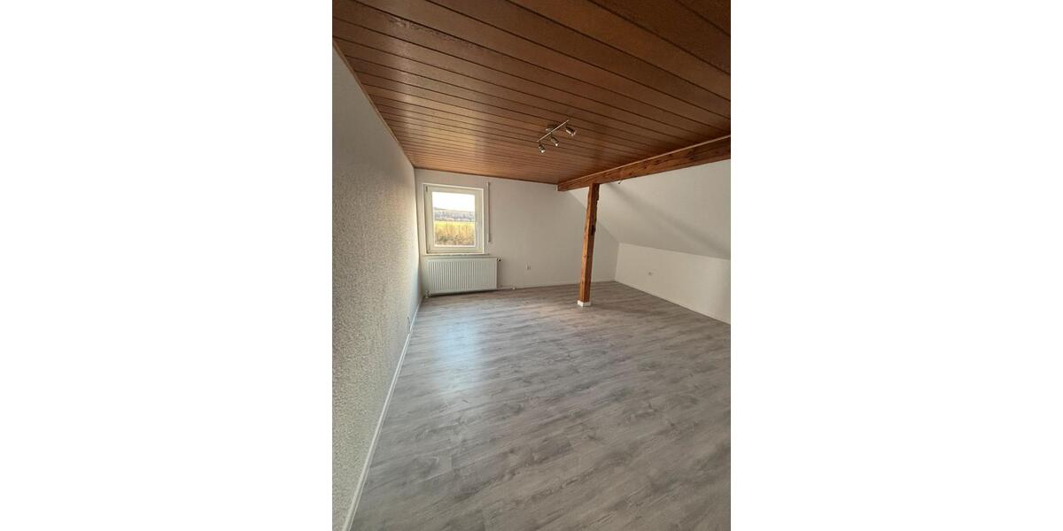 Dachgeschoßwohnung Frankenberg (Eder) - 3 Zimmer, 65 m&sup2;, 600&euro; | Angebot:25049887