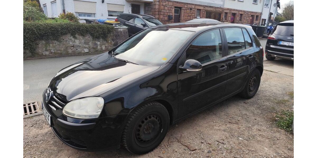 VW Golf 178.000 km 2.500 &euro; Wetter 35083