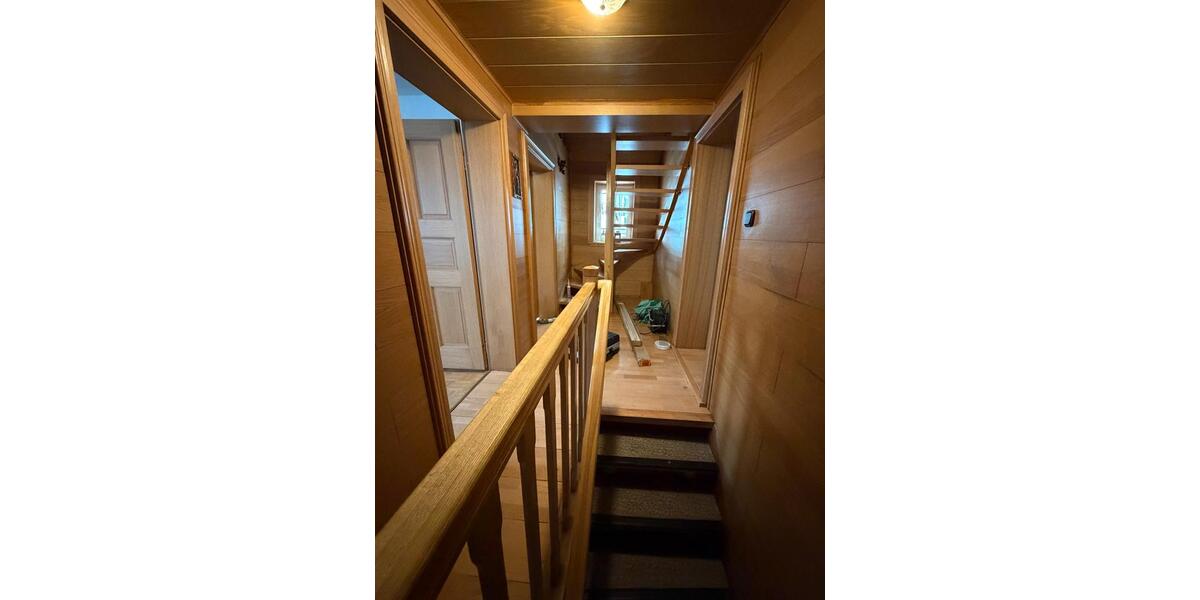 Etagenwohnung Homberg (Ohm) - 6 Zimmer, 158 m&sup2;, 1.400&euro; | Angebot:24653688