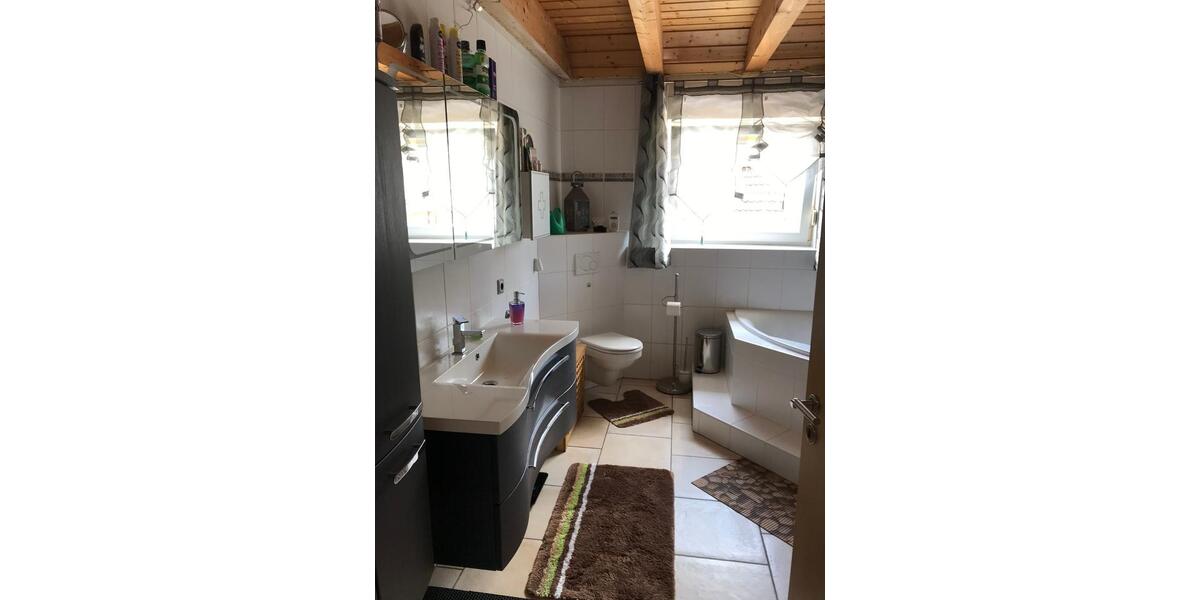 Dachgeschoßwohnung Homberg (Ohm) - 3 Zimmer, 120 m&sup2;, 930&euro; | Angebot:26024547