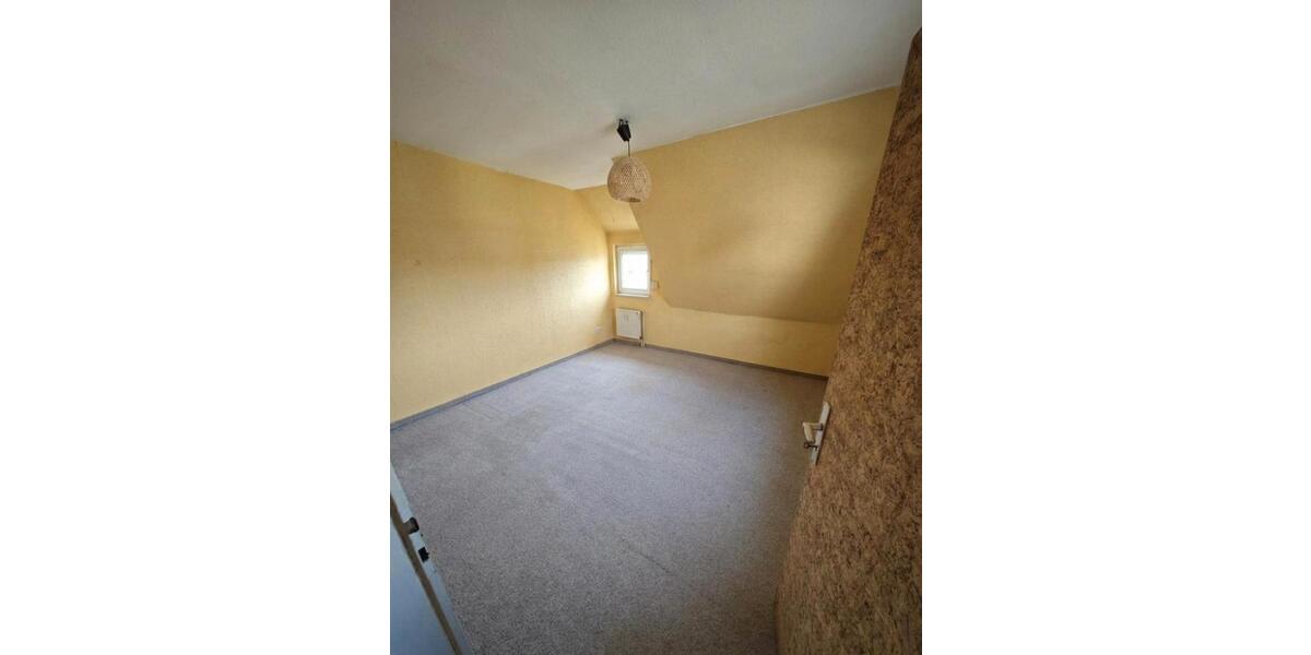 Einfamilienhaus Biedenkopf - 7 Zimmer, 101 m&sup2;, 195.000&euro; | Angebot:25292733