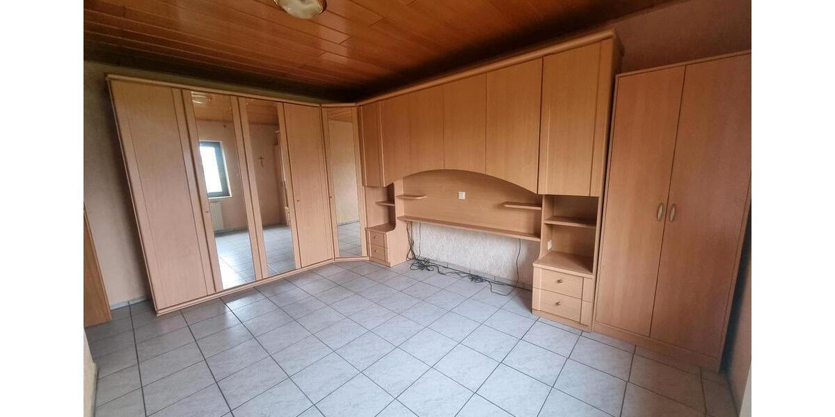 Einfamilienhaus Neustadt (Hessen) - 6 Zimmer, 240 m&sup2;, 270.000&euro; | Angebot:24398141