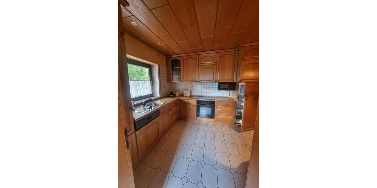 Einfamilienhaus Neustadt (Hessen) - 6 Zimmer, 240 m&sup2;, 270.000&euro; | Angebot:24398141