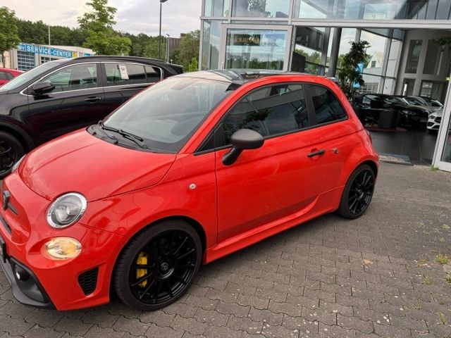 Abarth 695 31.000 km 27.790 &euro; Giessen 35394