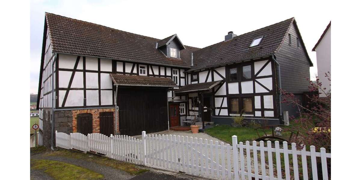 Einfamilienhaus Gemünden - 11 Zimmer, 338 m&sup2;, 345.000&euro; | Angebot:23848111