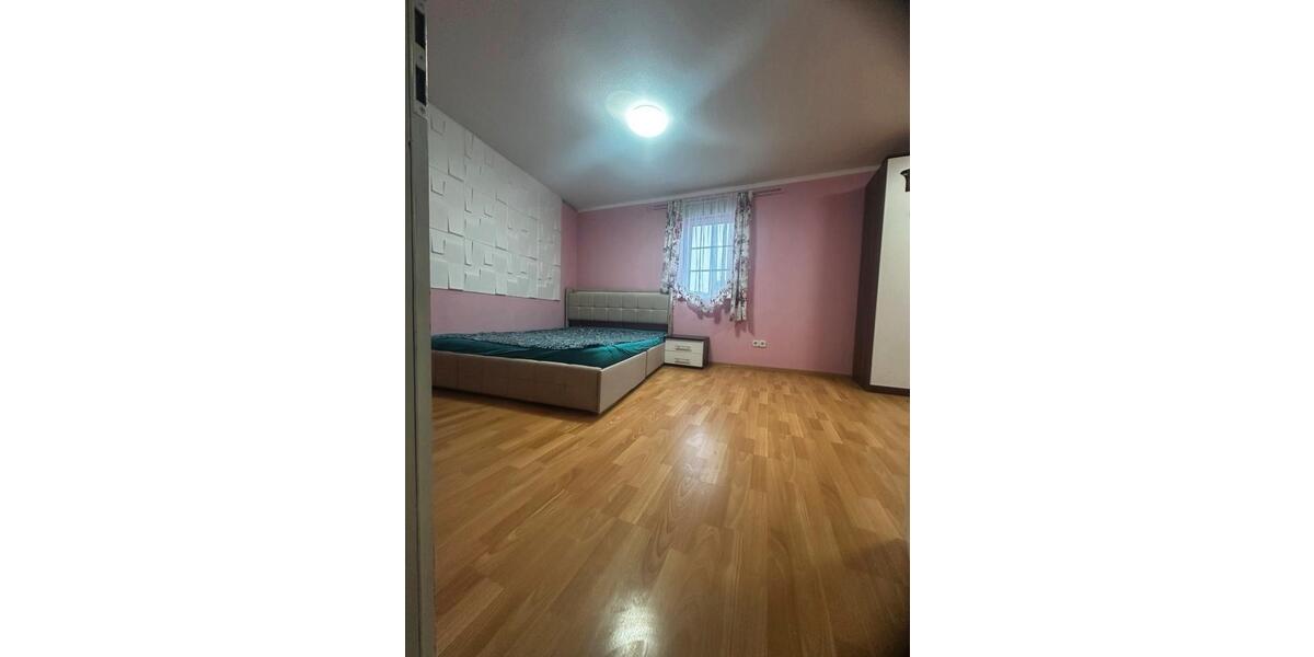 Einfamilienhaus Stadtallendorf - 4 Zimmer, 132 m&sup2;, 950&euro; | Angebot:25423884
