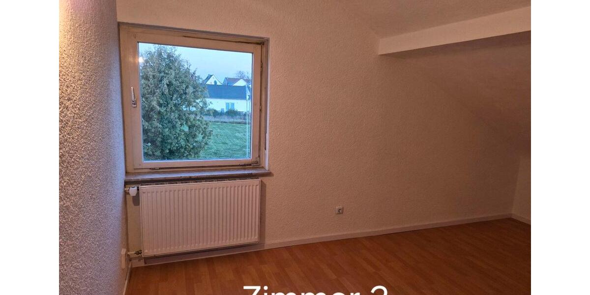 Dachgeschoßwohnung Kirchhain - 3 Zimmer, 80 m&sup2;, 500&euro; | Angebot:26272102