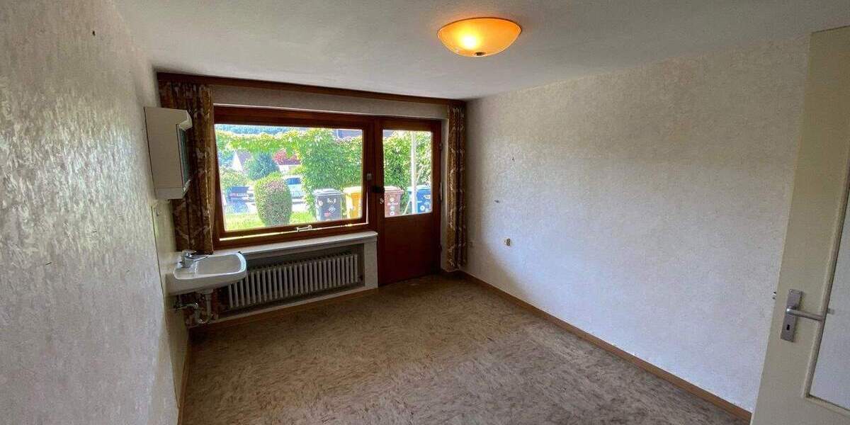 Einfamilienhaus Bad Laasphe - 5 Zimmer, 107 m&sup2;, 190.000&euro; | Angebot:25667526