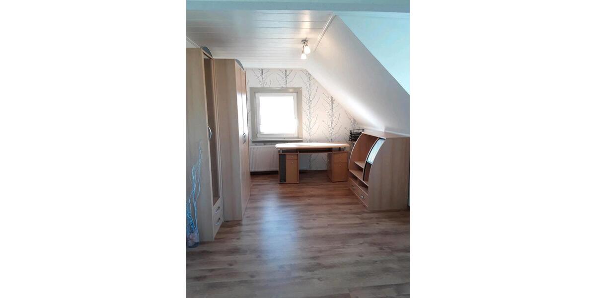 Dachgeschoßwohnung Kirchhain - 2 Zimmer, 70 m&sup2;, 750&euro; | Angebot:25353168