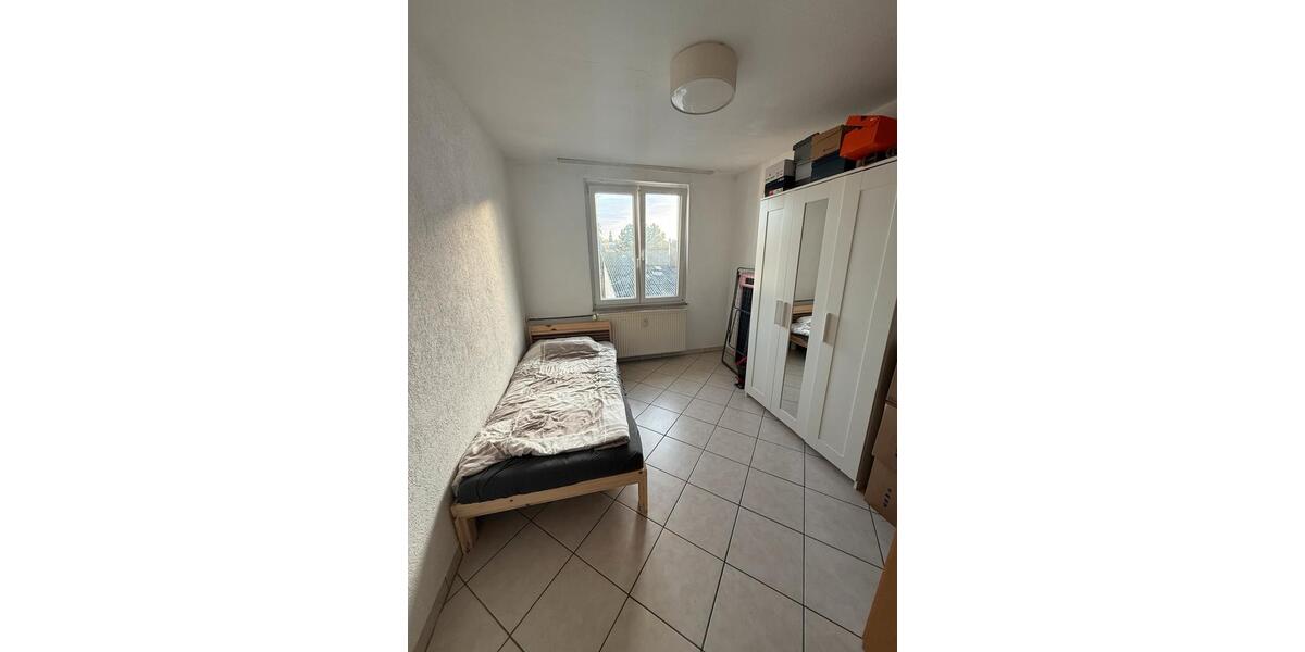Etagenwohnung Gießen - 2 Zimmer, 77 m&sup2;, 950&euro; | Angebot:24564822