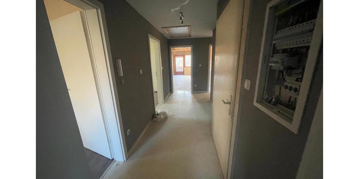 Dachgeschoßwohnung Stadtallendorf - 4 Zimmer, 120 m&sup2;, 1.250&euro; | Angebot:25868219