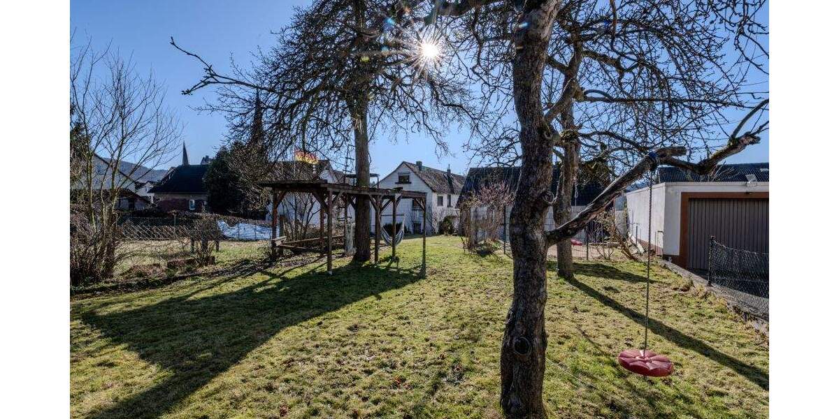 Einfamilienhaus Breidenbach - 7 Zimmer, 220 m&sup2;, 99.000&euro; | Angebot:25780902