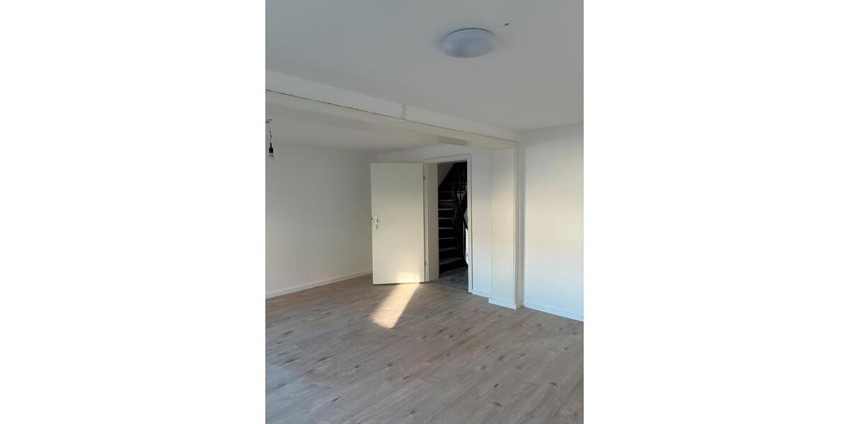 Etagenwohnung Buseck - 2.5 Zimmer, 82 m&sup2;, 1.135&euro; | Angebot:25343849