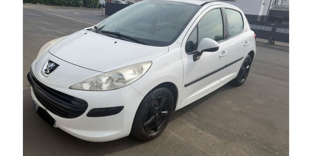 Peugeot 207 153.000 km 2.999 &euro; Stadtallendorf 35260