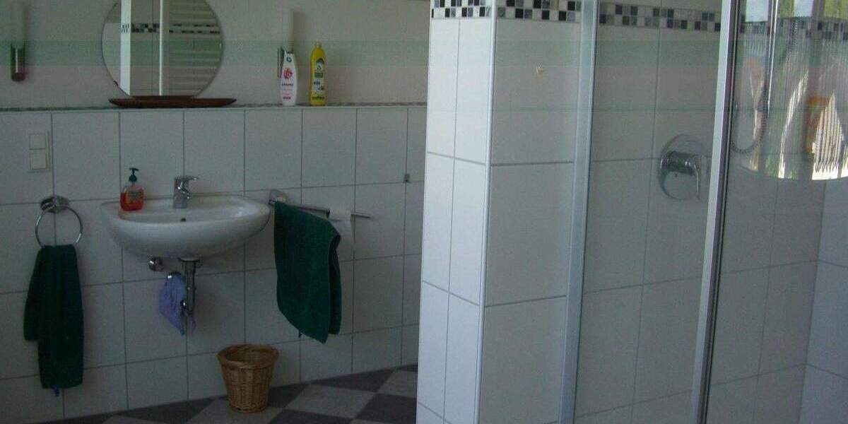 Einfamilienhaus Marburg-Schröck Schröck - 8 Zimmer, 180 m&sup2;, 480.000&euro; | Angebot:25823311