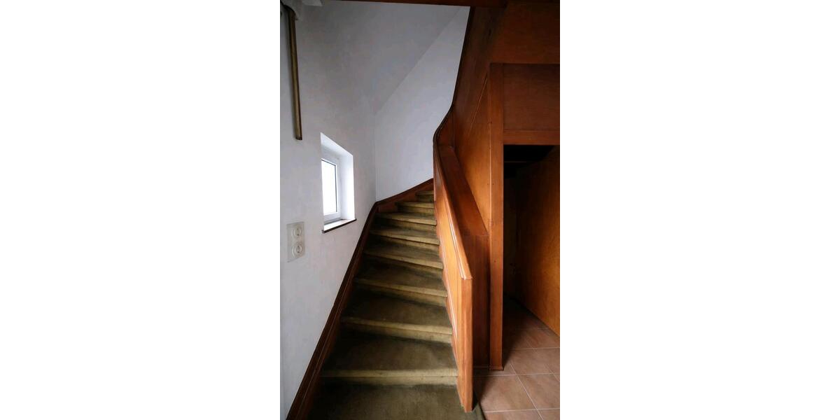 Einfamilienhaus Biedenkopf - 7 Zimmer, 101 m&sup2;, 195.000&euro; | Angebot:25292733