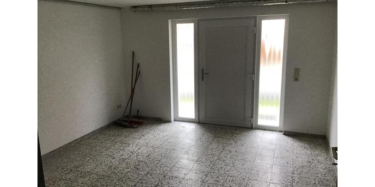 Einfamilienhaus Gilserberg - 8 Zimmer, 225 m&sup2;, 1.500&euro; | Angebot:24099540