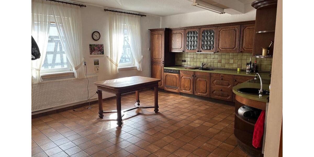 Bauernhaus, Landhaus Ebsdorfergrund - 7 Zimmer, 213 m&sup2;, 390.000&euro; | Angebot:25825407