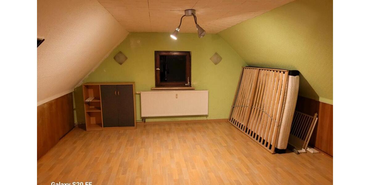 Dachgeschoßwohnung Gemünden (Wohra) - 2 Zimmer, 60 m&sup2;, 550&euro; | Angebot:25640914