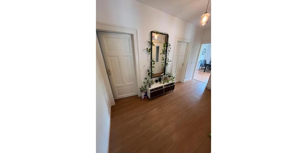 Dachgeschoßwohnung Gießen - 3.5 Zimmer, 14 m&sup2;, 310&euro; | Angebot:26543942