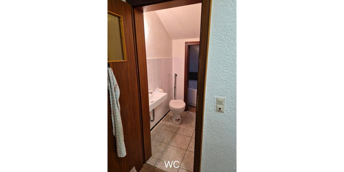 Dachgeschoßwohnung Kirchhain - 3 Zimmer, 80 m&sup2;, 500&euro; | Angebot:26272102
