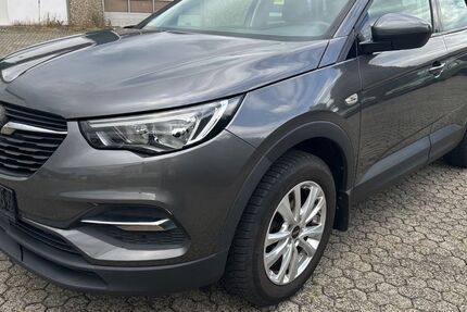 Opel Grandland (X) 96.000 km 11.900 &euro; Lollar, bei Gießen 35457