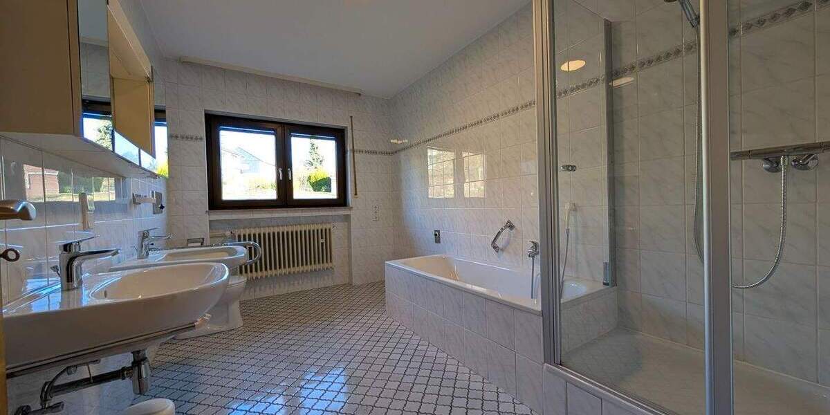 Einfamilienhaus Frankenberg (Eder) Frankenberg - 6 Zimmer, 143 m&sup2;, 295.000&euro; | Angebot:25696219