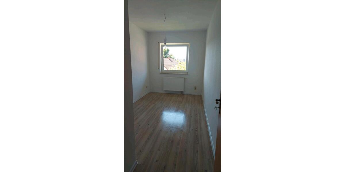 Erdgeschoßwohnung Stadtallendorf - 4 Zimmer, 120 m&sup2;, 900&euro; | Angebot:26704602