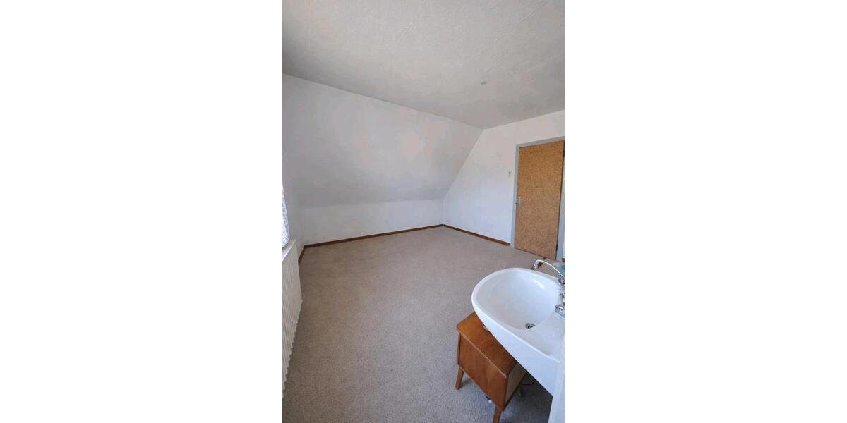 Einfamilienhaus Biedenkopf - 7 Zimmer, 101 m&sup2;, 195.000&euro; | Angebot:25292733