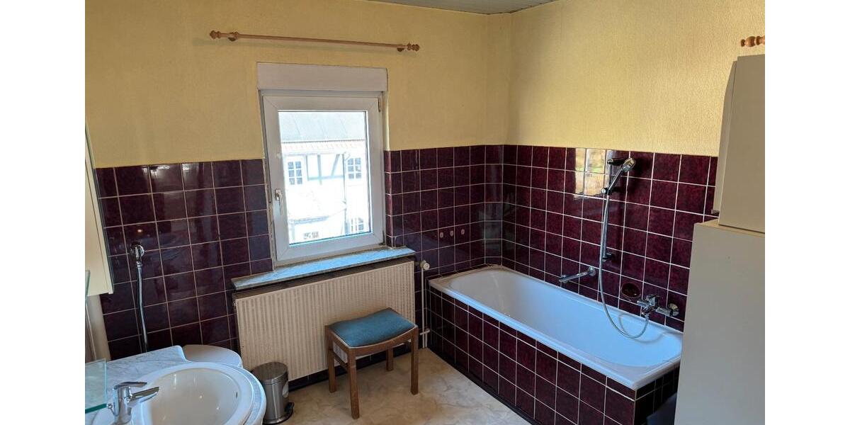 Einfamilienhaus Kirchhain - 6 Zimmer, 142 m&sup2;, 289.000&euro; | Angebot:26129846